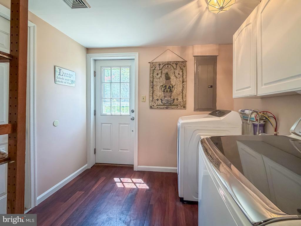 925 Big Oak Road Yardley, PA 19067 - Photo 25 of 51 a kitchen with a refrigerator and a sink