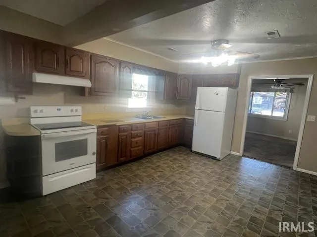 $1,095 | 2023 Herbert Avenue, Evansville, IN 47714