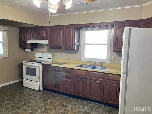 $1,095 | 2023 Herbert Avenue, Evansville, IN 47714