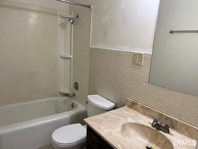 $1,095 | 2023 Herbert Avenue, Evansville, IN 47714