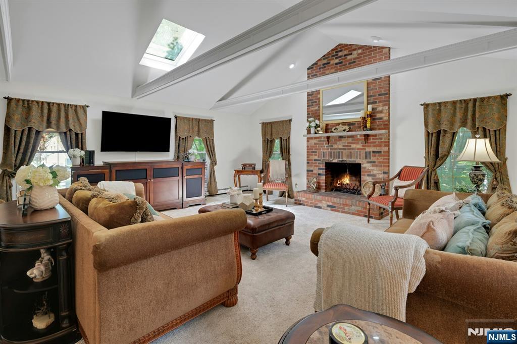 10 Moonshadow Court Butler, NJ 07405 - Photo 14 of 47