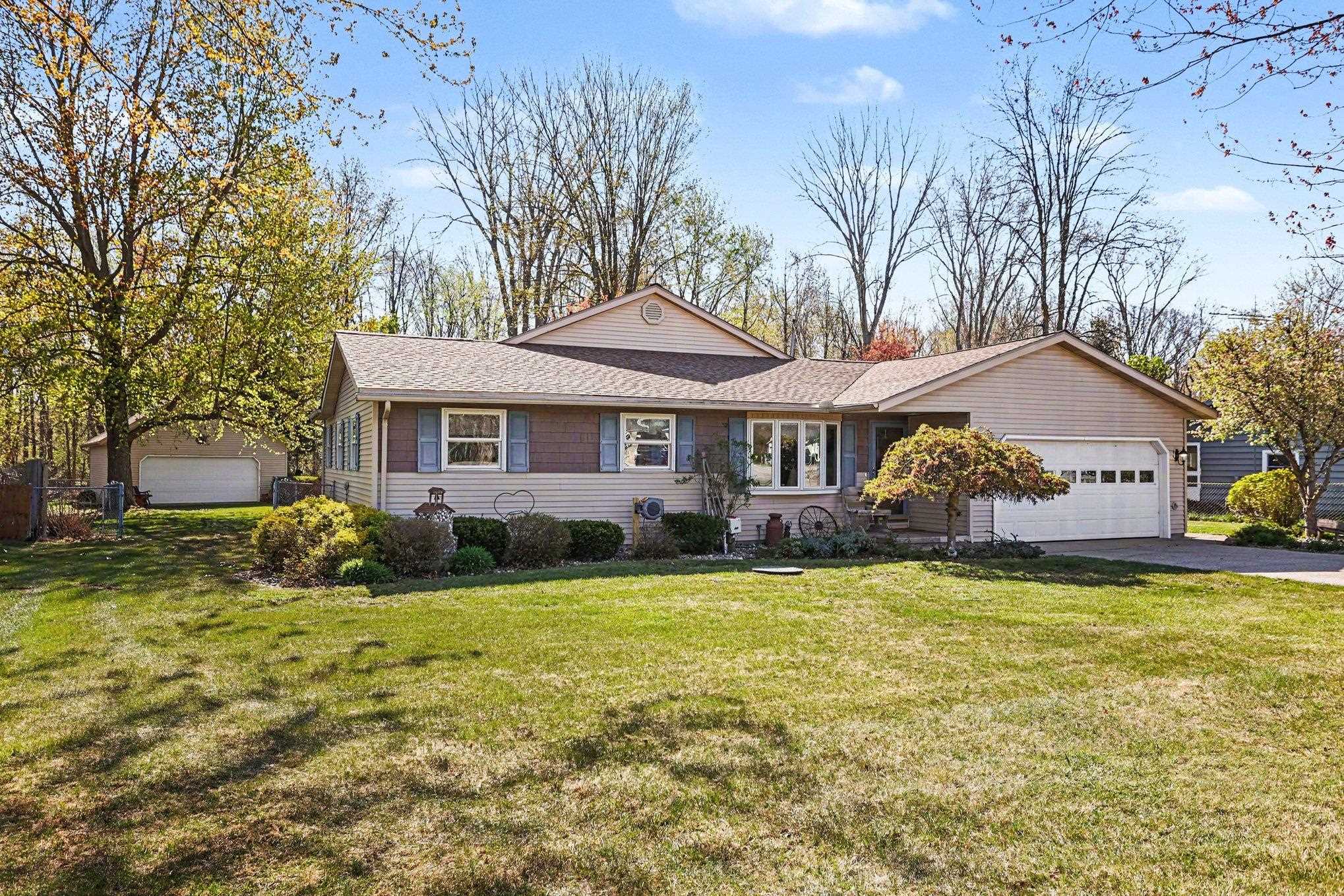 1720 North Huron Road Pinconning, MI 48650 - Photo 3 of 23