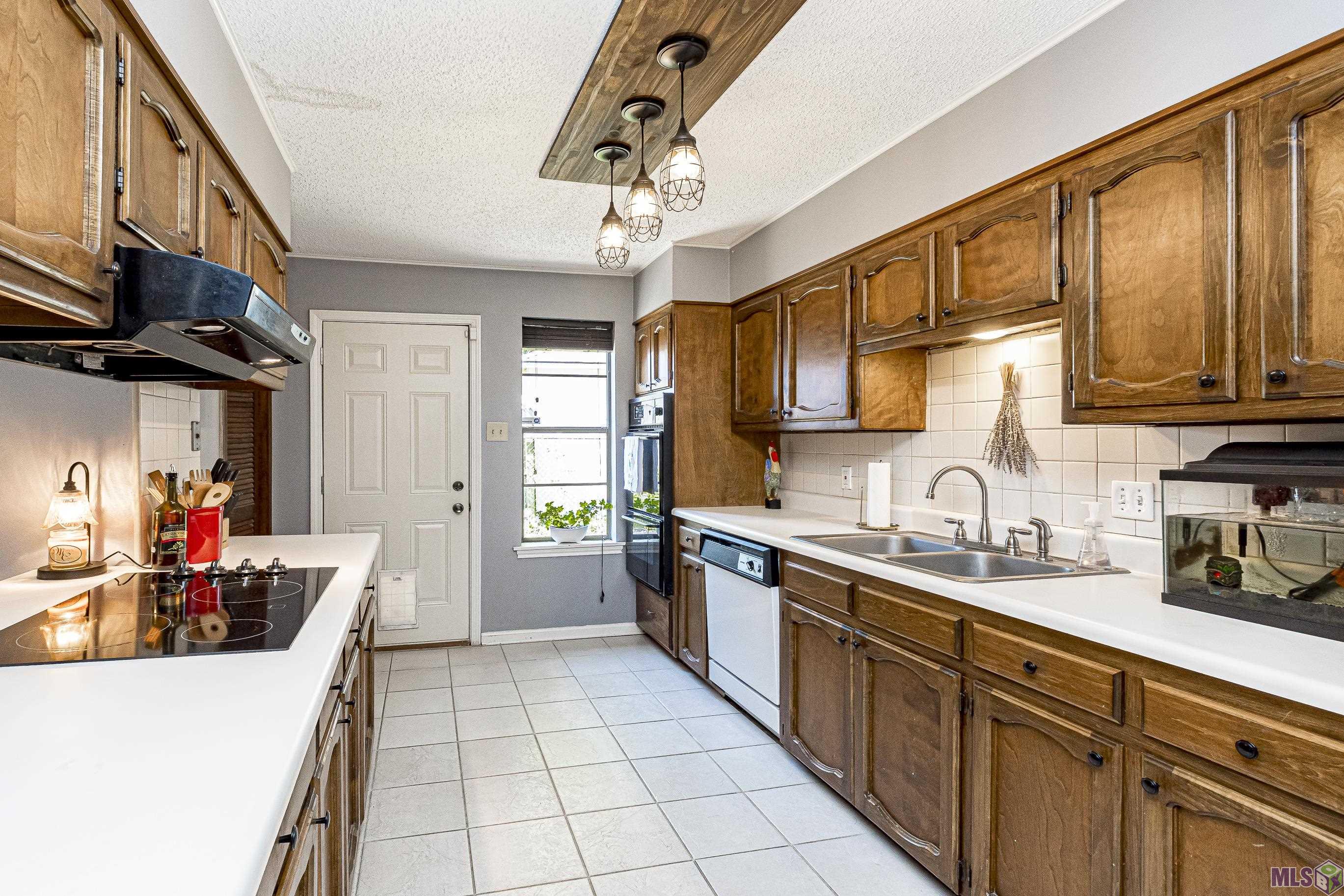 1127 Brookhollow Drive Baton Rouge, LA 70810 - Photo 6 of 24