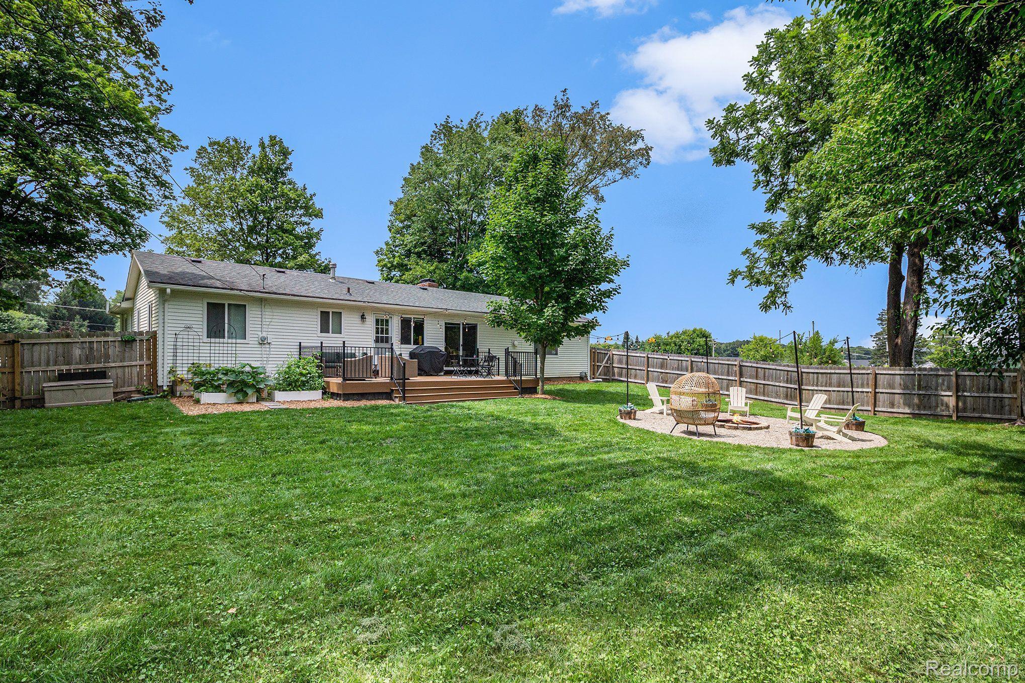 3983 Mason Road Howell, MI 48843 - Photo 25 of 28 Let the kids or animals out in the yard!