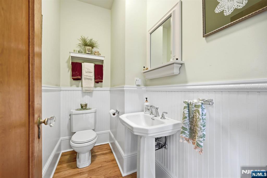 283 Highwood Avenue Ridgewood, NJ 07450 - Photo 15 of 48