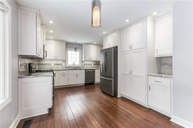 $385,000 | 7812 Caenen Street, Lenexa, KS 66216