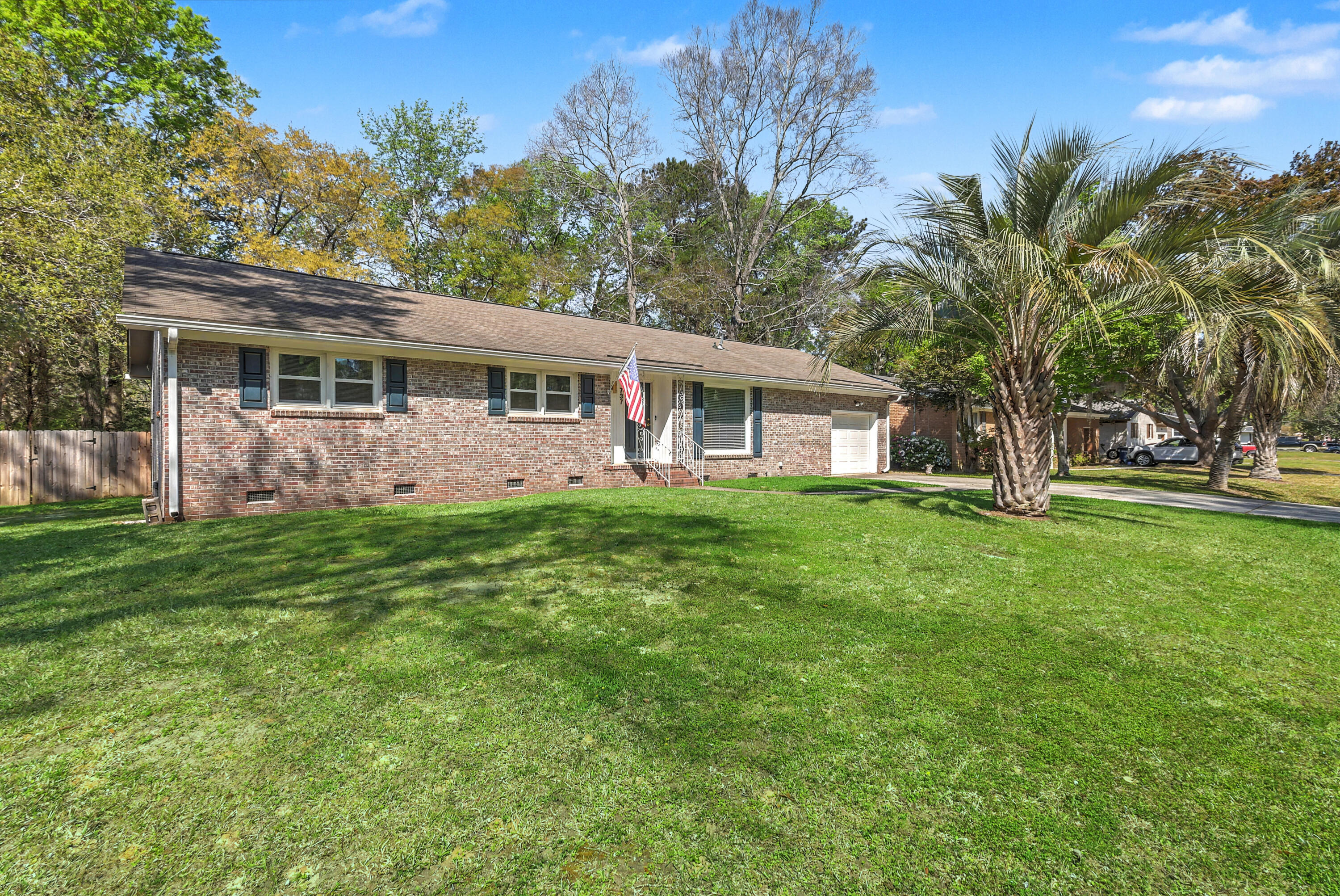 737 Canary Drive Charleston, SC 29414 - Photo 2 of 47 ZYN_2504_05_06_07_08_09_10