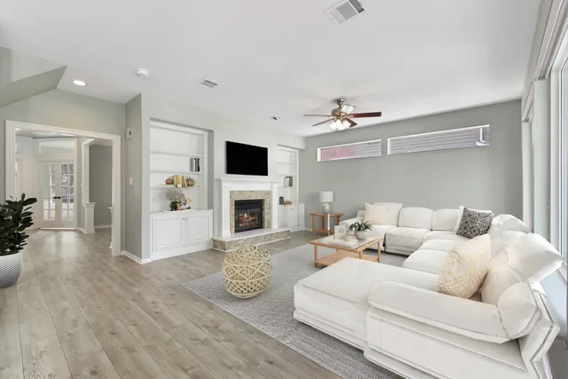 $619,000 | 31 Treescape Circle, The Woodlands, TX 77381