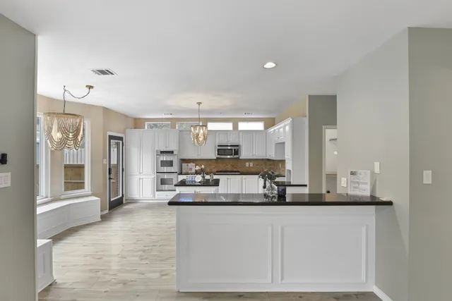 $619,000 | 31 Treescape Circle, The Woodlands, TX 77381