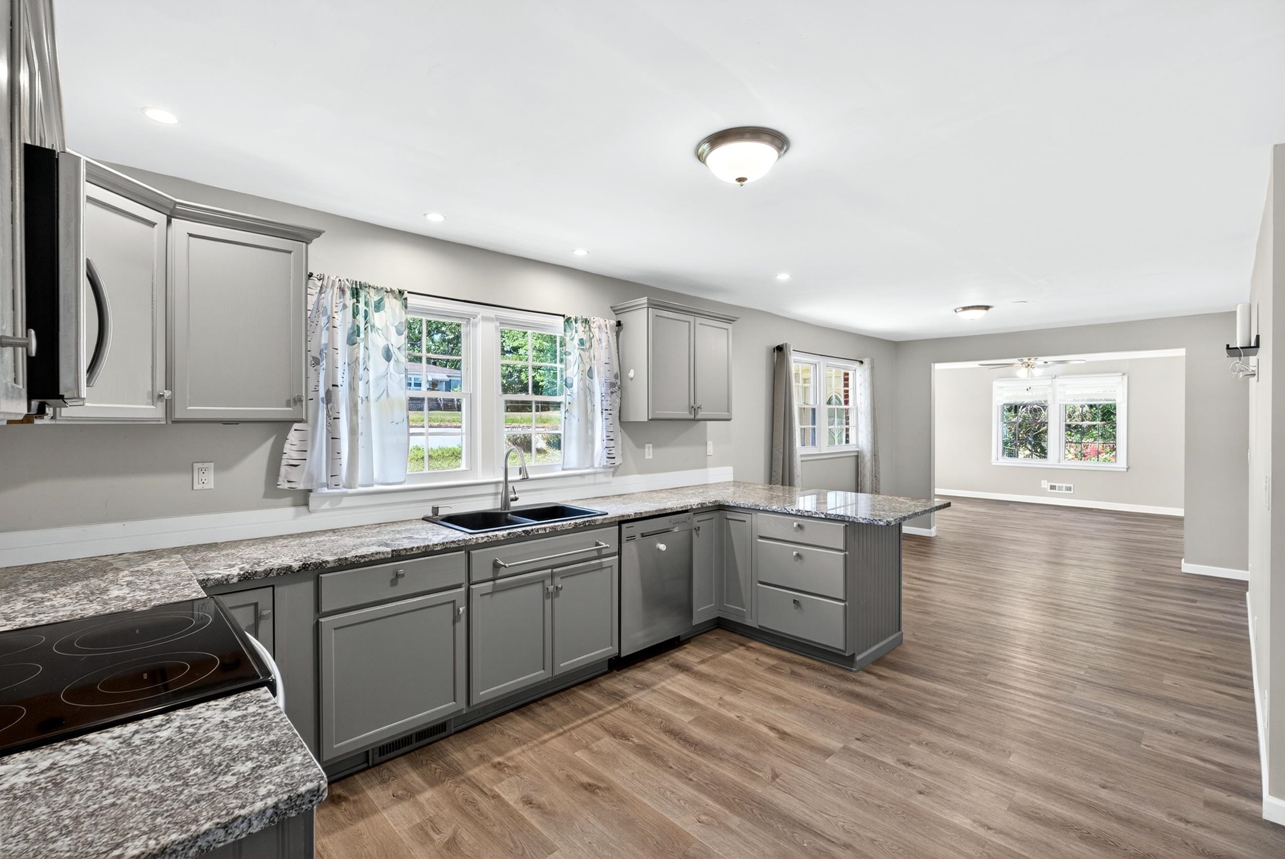 4853 South Main Street Cowpens, SC 29330 - Photo 4 of 36