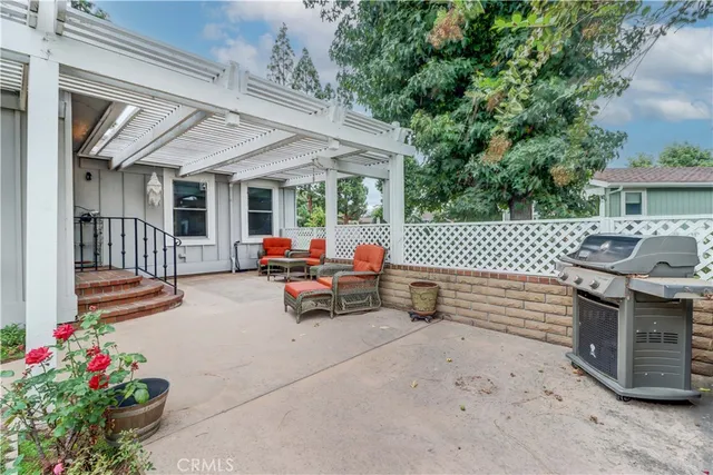 a front view of house with yard