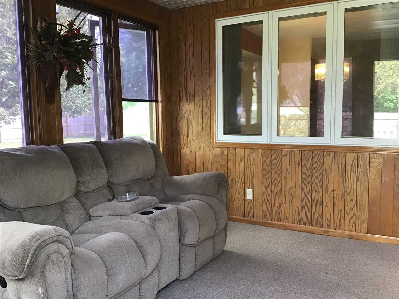 1052 Ingram Road Rockford, IL 61108 - Photo 11 of 15 Gallery Image 11