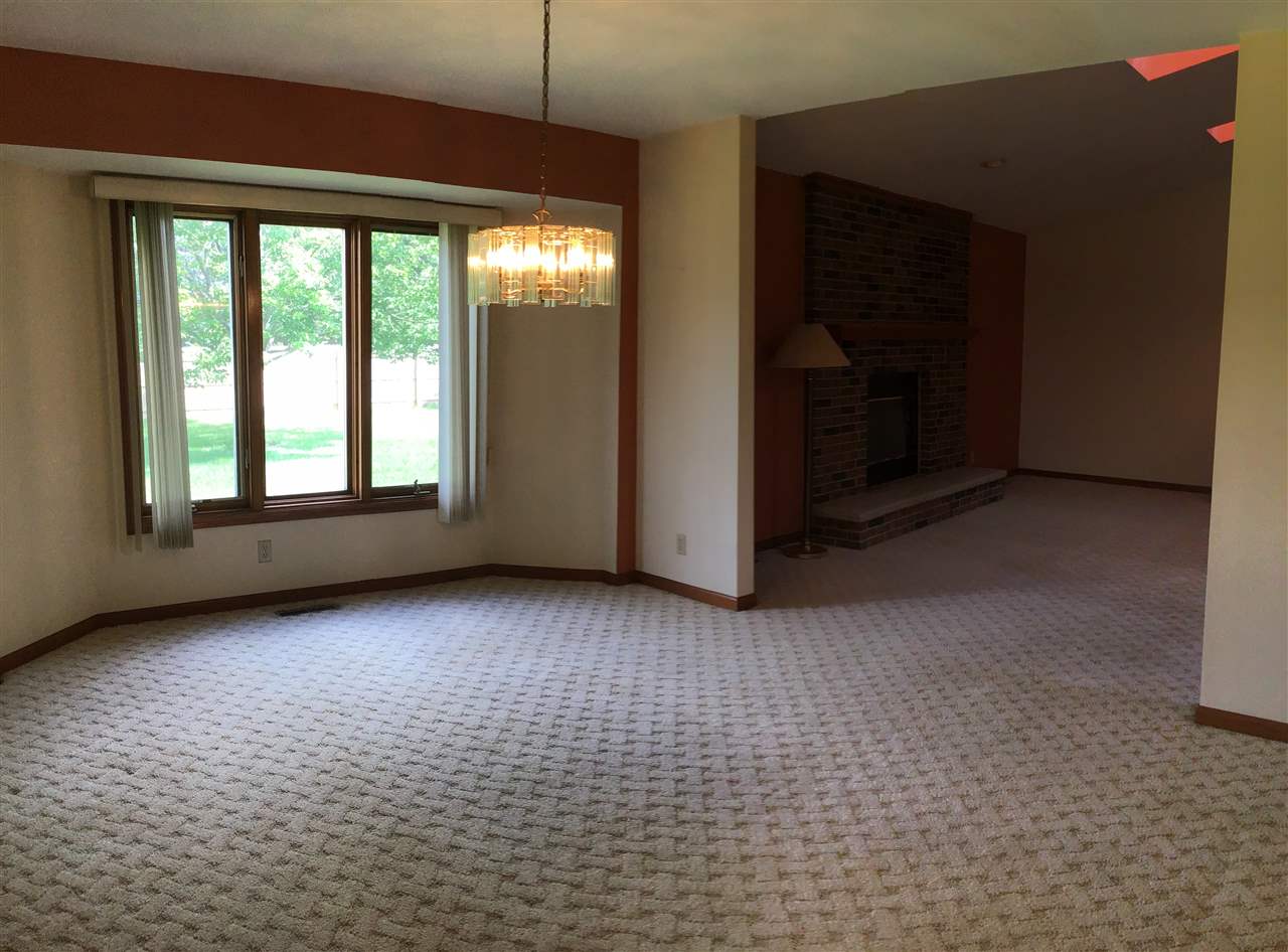 1052 Ingram Road Rockford, IL 61108 - Photo 4 of 15 Gallery Image 4