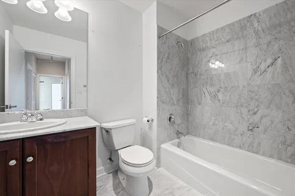 $1,050,000 | 1201 South Prairie Avenue, Unit 1703, Chicago, IL 60605