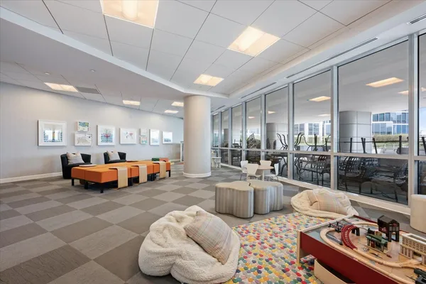 $1,050,000 | 1201 South Prairie Avenue, Unit 1703, Chicago, IL 60605