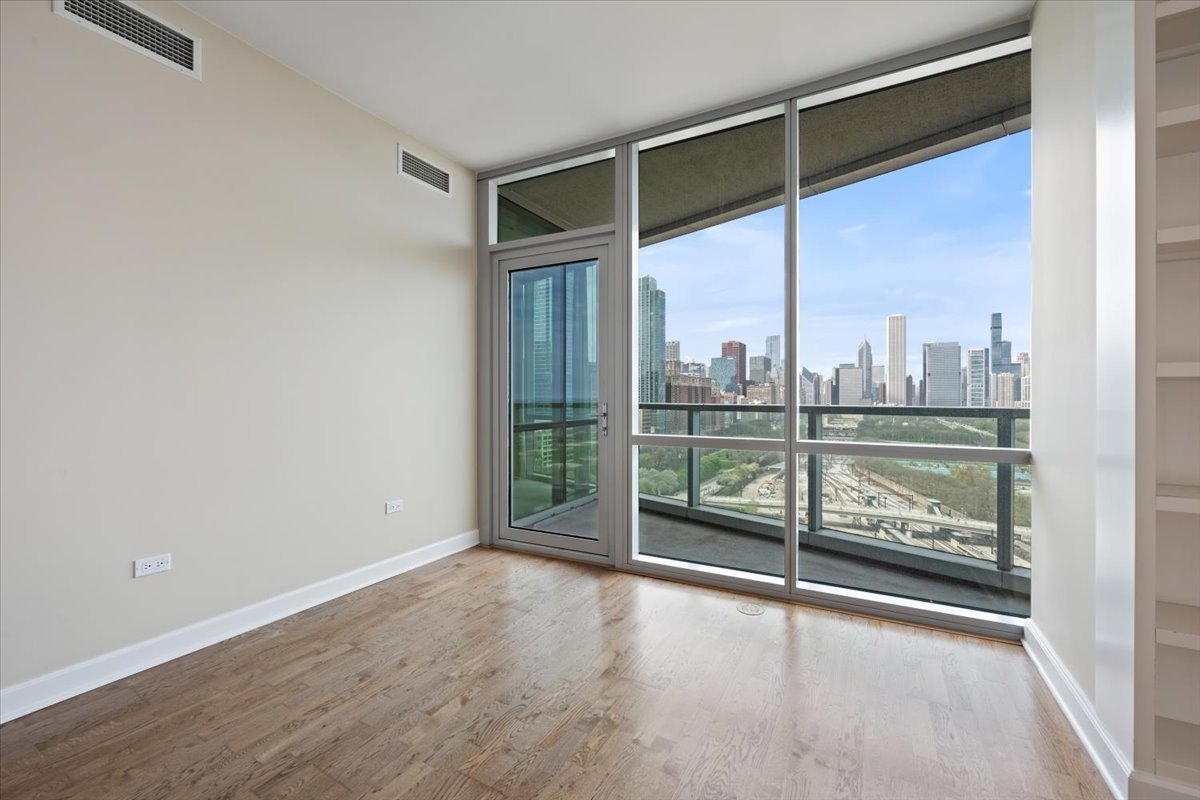 1201 South Prairie Avenue, Unit 1703 Chicago, IL 60605 - Photo 5 of 28