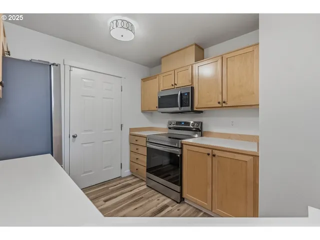 $347,900 | 14575 Southwest Magpie Lane, Unit 102, Beaverton, OR 97007