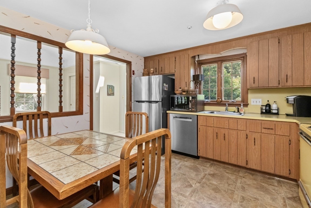 27 Valley Road Needham, MA 02492 - Photo 17 of 33 Gallery Image 17