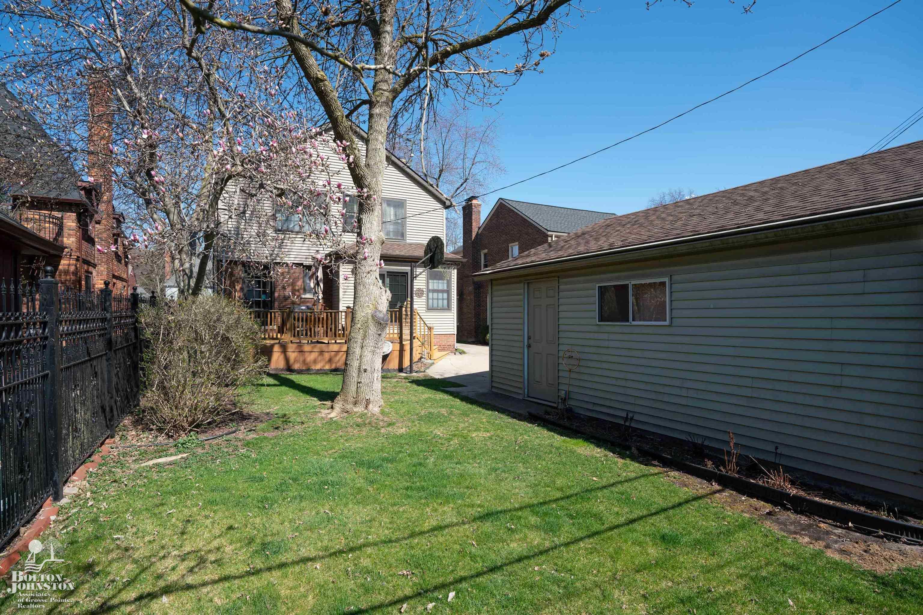259 McMillan Road Grosse Pointe Farms, MI 48236 - Photo 36 of 39