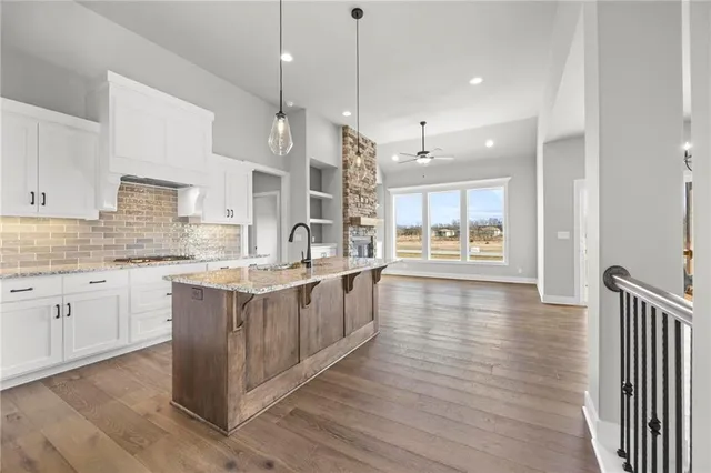 $612,000 | 18508 Mohawk Lane, Overland Park, KS 66085