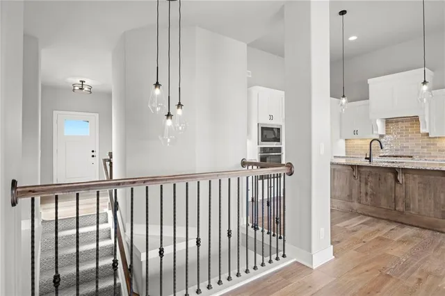 $612,000 | 18508 Mohawk Lane, Overland Park, KS 66085