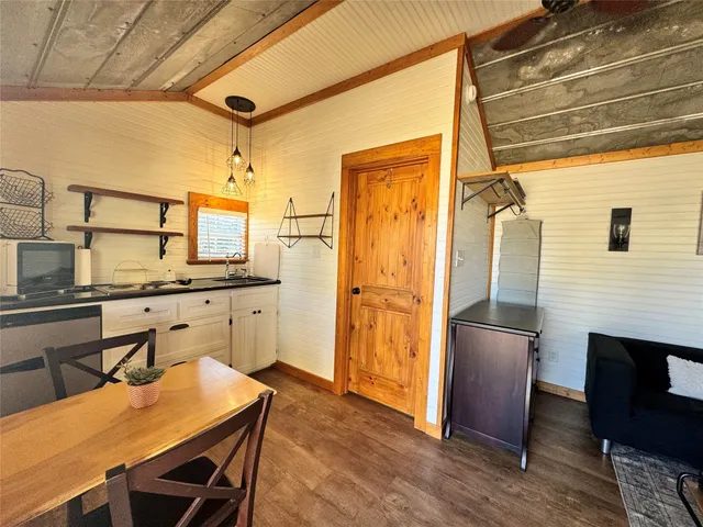 $700 | 6055 Trackside Road, Unit T, Chappell Hill, TX 77426