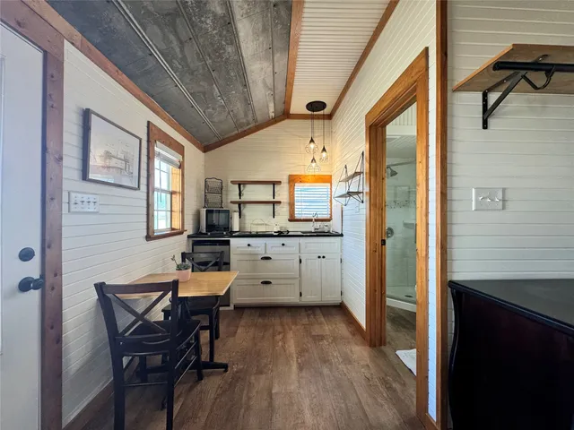 $700 | 6055 Trackside Road, Unit T, Chappell Hill, TX 77426