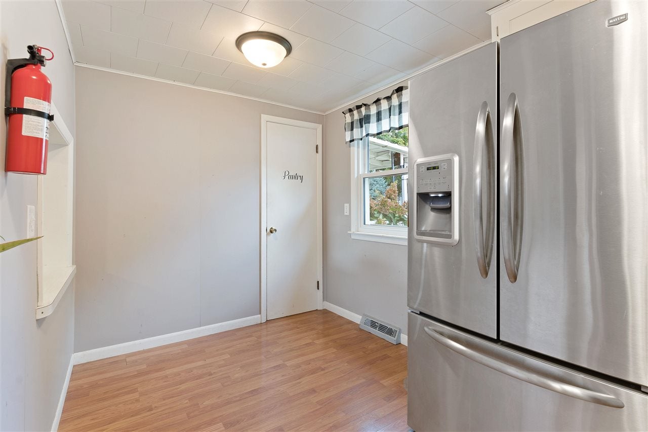715 3rd Street Kalona, IA 52247 - Photo 10 of 42 Gallery Image 10