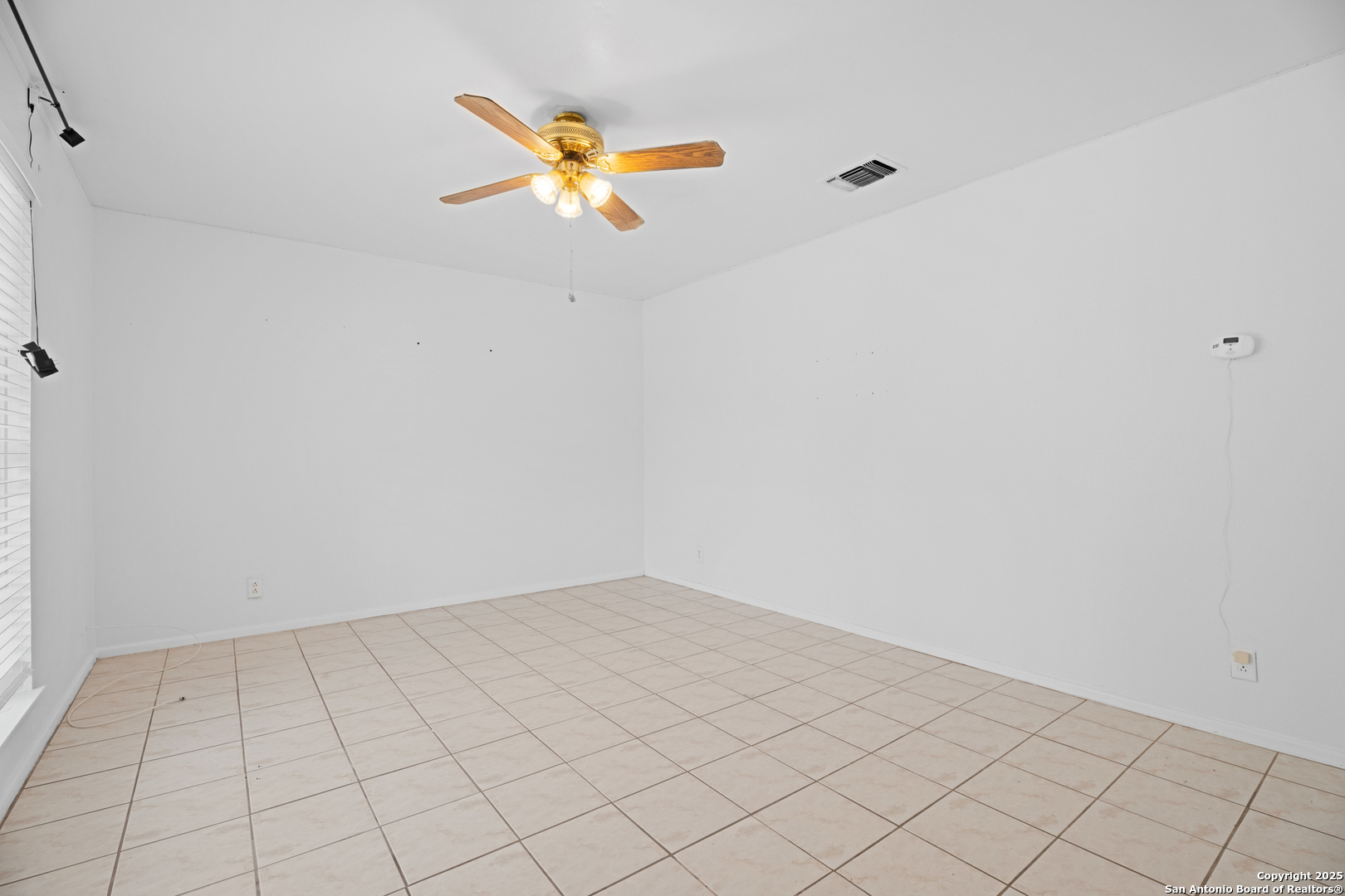 4427 First View Drive San Antonio, TX 78217 - Photo 6 of 26 a view of an empty room