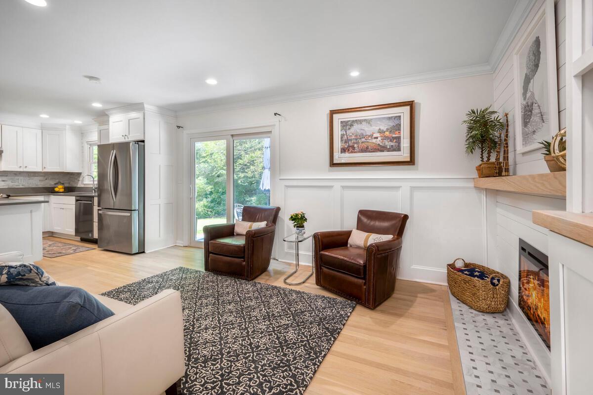 5410 Waneta Road Bethesda, MD 20816 - Photo 16 of 41 FR opens to Patio