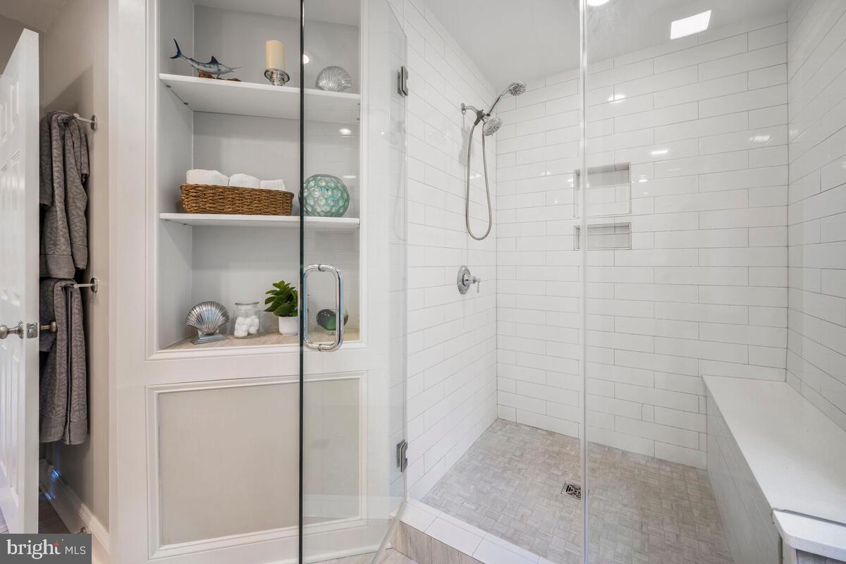 5410 Waneta Road Bethesda, MD 20816 - Photo 27 of 41 Large Shower