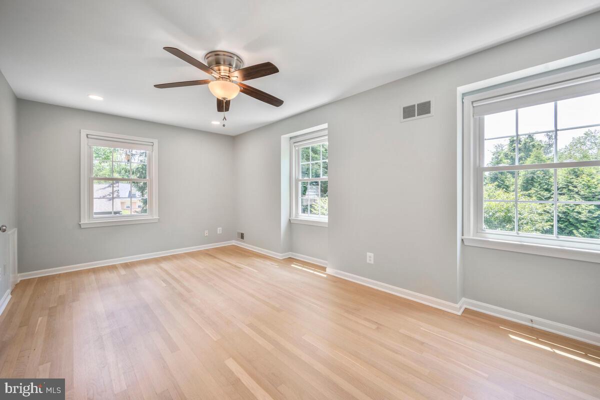 5410 Waneta Road Bethesda, MD 20816 - Photo 31 of 41 5th Large Bedroom