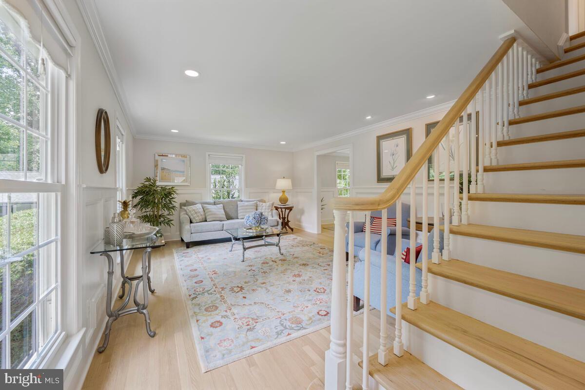 5410 Waneta Road Bethesda, MD 20816 - Photo 5 of 41 Large Living Room
