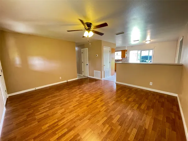$1,650 | 401 Anderson Road, Cuero, TX 77954