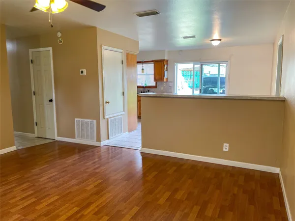 $1,650 | 401 Anderson Road, Cuero, TX 77954