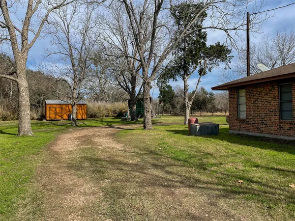 $1,650 | 401 Anderson Road, Cuero, TX 77954