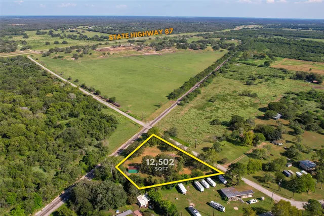 $1,800 | 401 Anderson Road, Cuero, TX 77954