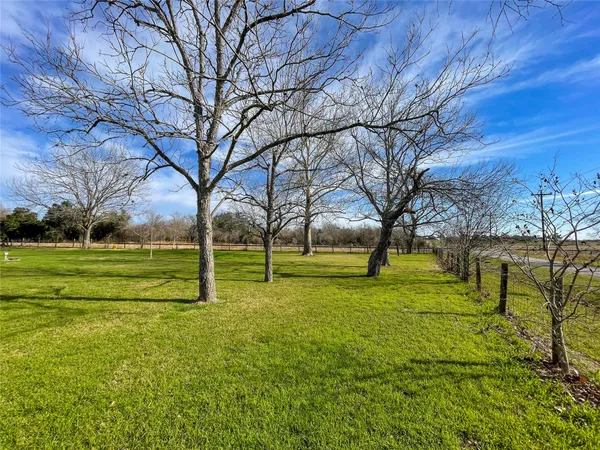 $1,650 | 401 Anderson Road, Cuero, TX 77954