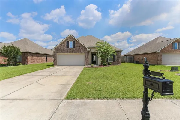 $198,900 | 5411 Hebert's Pass, Lake Charles, LA 70607