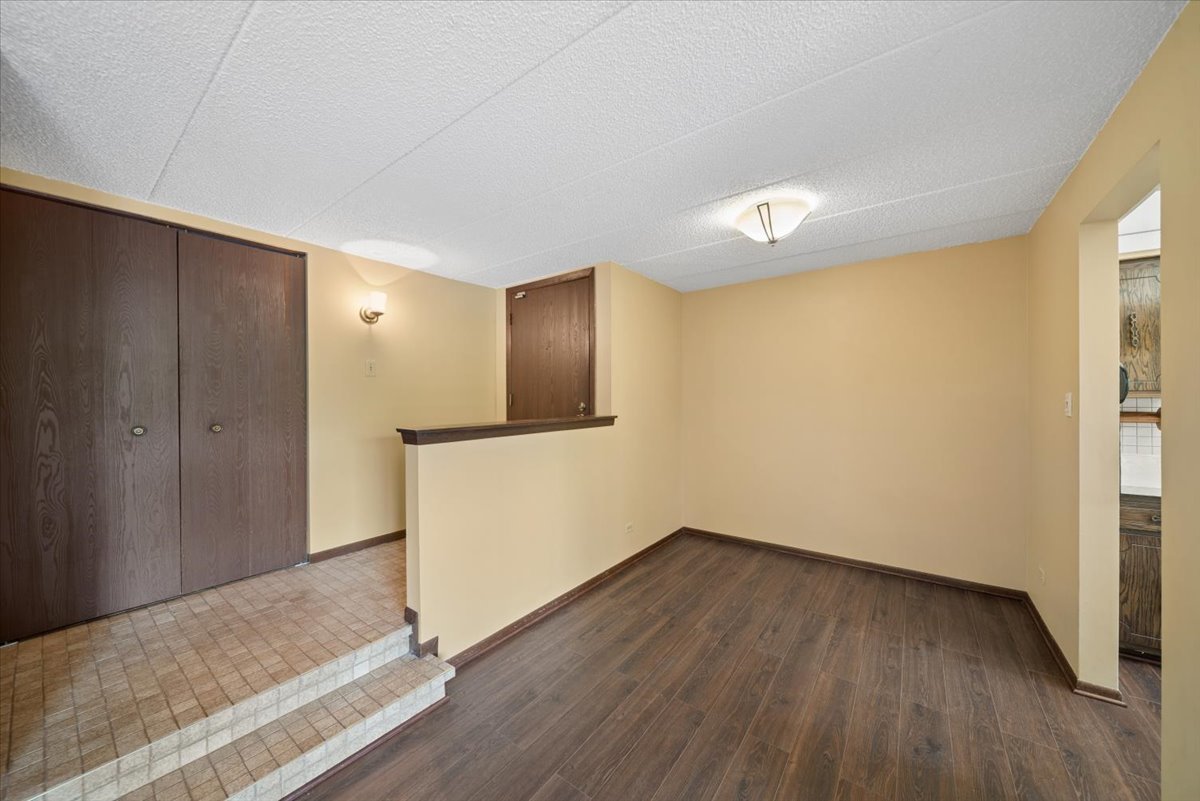 525 Cumnor Road, Unit 204 Westmont, IL 60559 - Photo 3 of 19