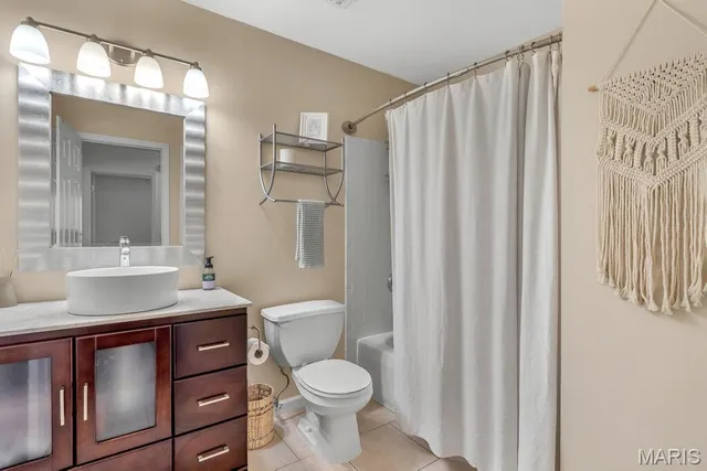 $199,900 | 1716 Whispering Creek Drive, Unit C, Ballwin, MO 63021