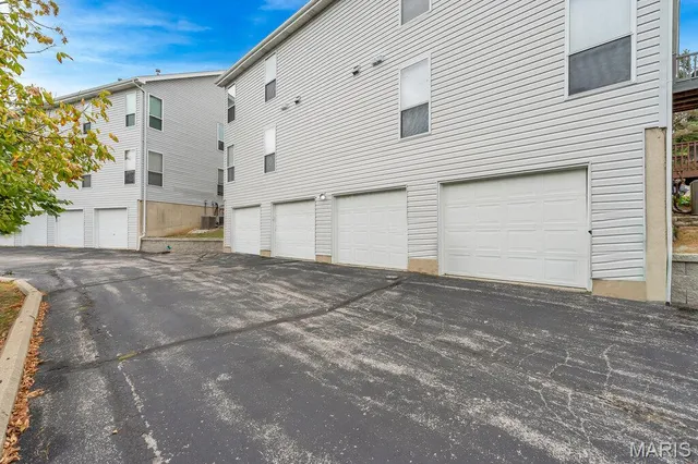 $199,900 | 1716 Whispering Creek Drive, Unit C, Ballwin, MO 63021