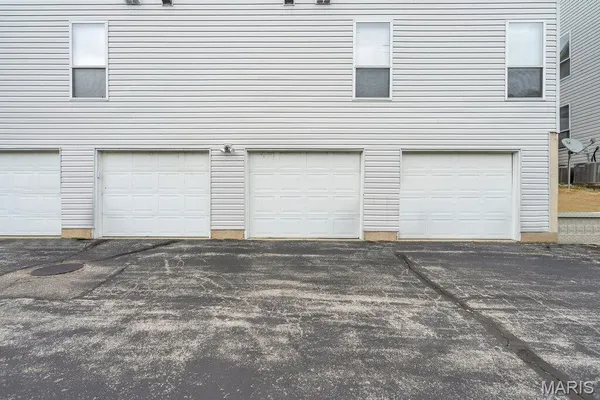 $198,000 | 1716 Whispering Creek Drive, Unit C, Ballwin, MO 63021