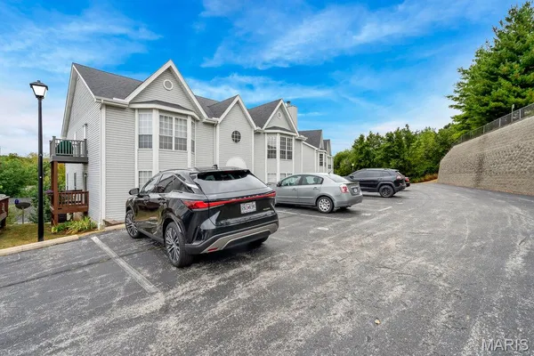 $198,000 | 1716 Whispering Creek Drive, Unit C, Ballwin, MO 63021