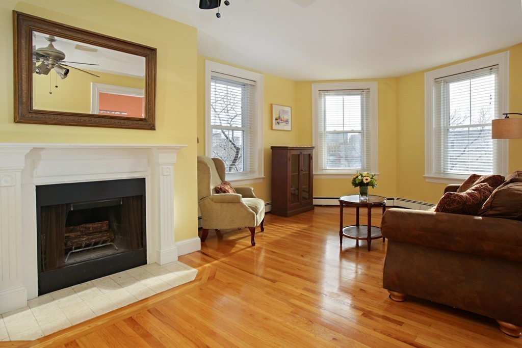 435 1/2 Main Street, Unit R2 Boston, MA 02129 - Photo 1 of 7 Gallery Image 1