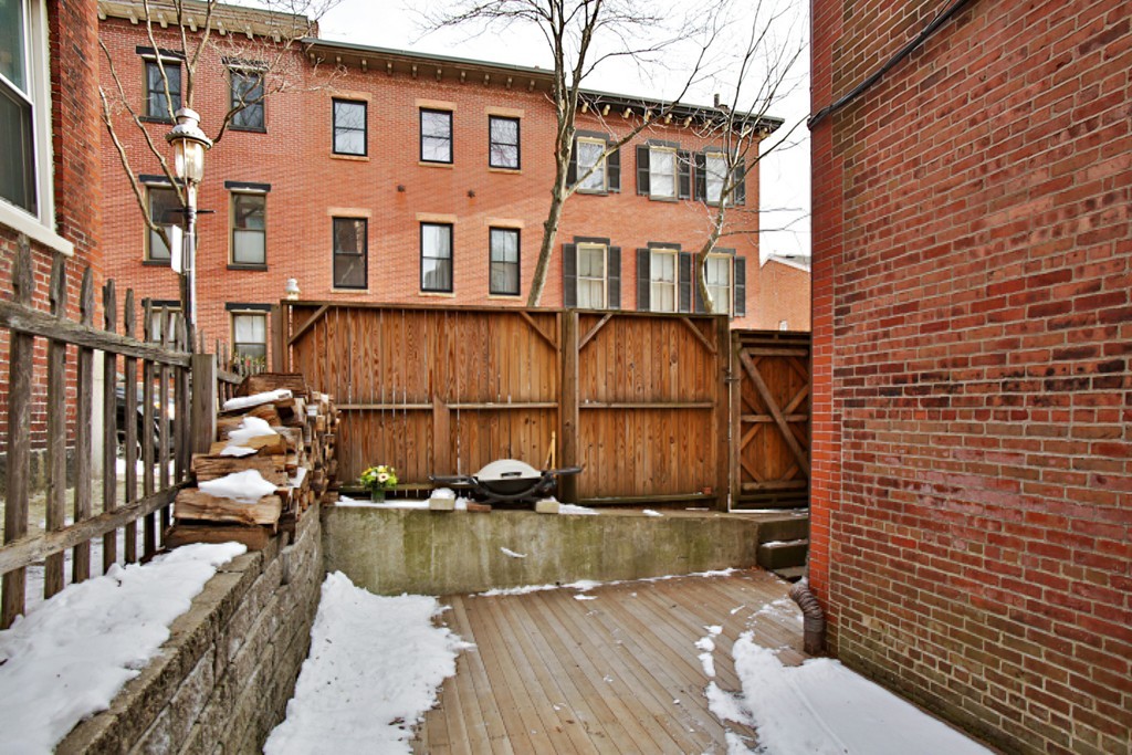 435 1/2 Main Street, Unit R2 Boston, MA 02129 - Photo 6 of 7 Gallery Image 6