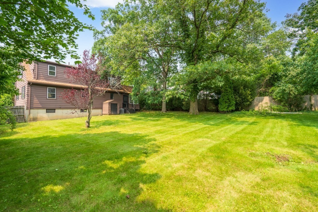 7 Colonial Road Beverly, MA 01915 - Photo 14 of 34