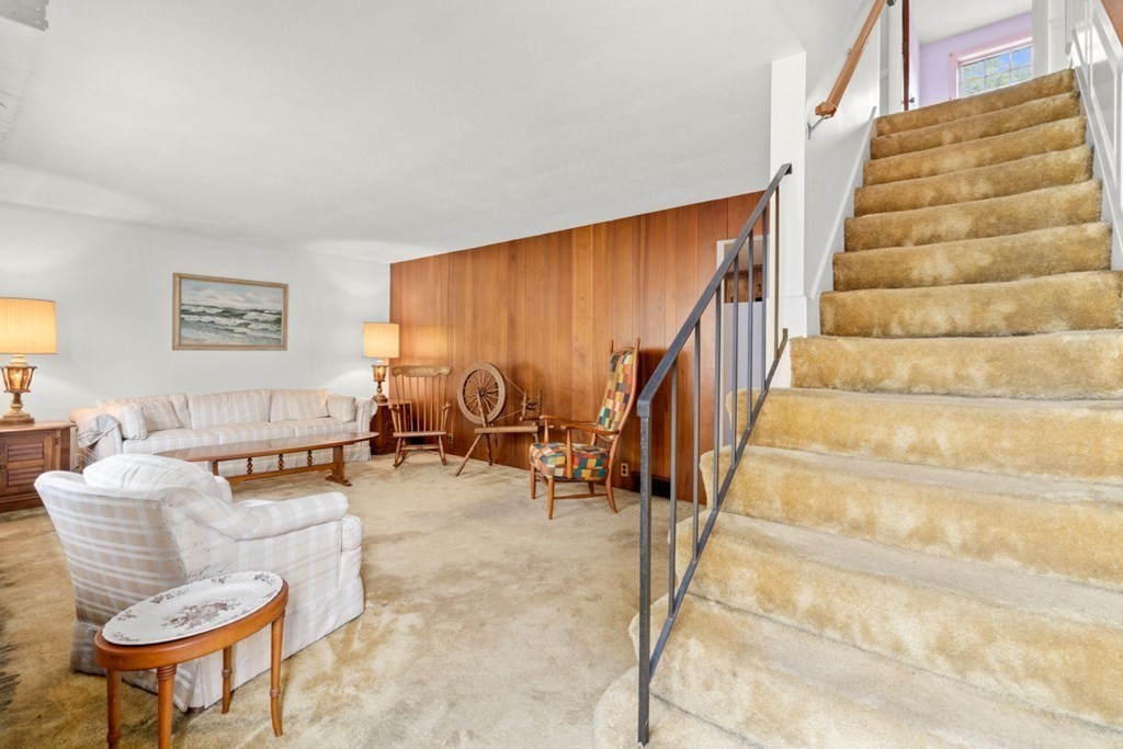 7 Colonial Road Beverly, MA 01915 - Photo 17 of 34