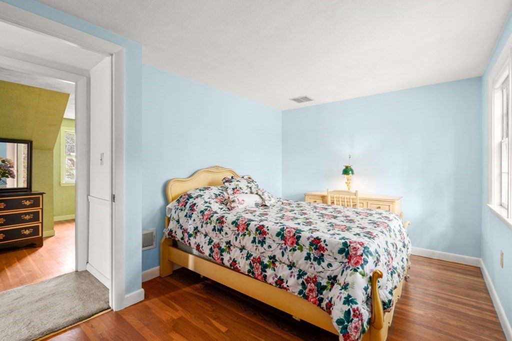 7 Colonial Road Beverly, MA 01915 - Photo 21 of 34