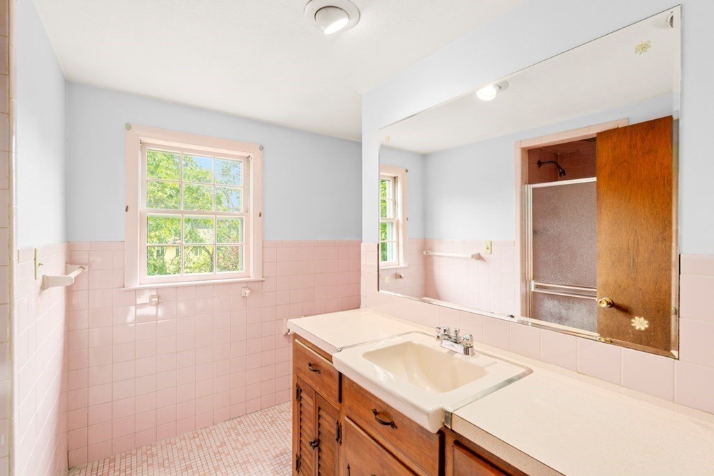 7 Colonial Road Beverly, MA 01915 - Photo 26 of 34